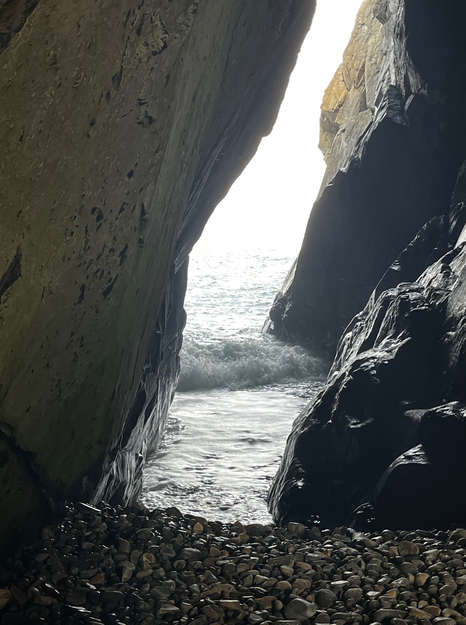 Thunder Cave. Inside the cave you can appreciate the waves coming through the small opening.